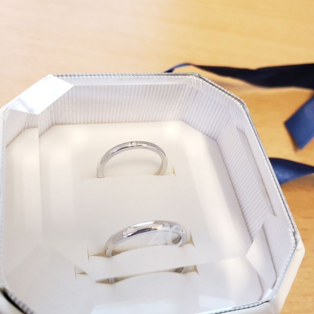 【4℃ BRIDAL(ヨンドシーブライダル)の口コミ】 たくさんデザインがあり、試させてもらったので悩みました。二度目の来店…