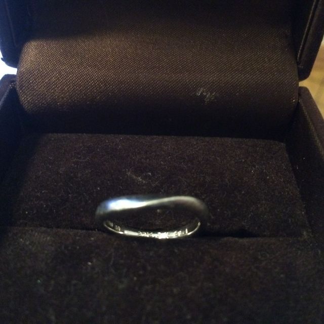 【I's stone(アイズストーン)の口コミ】 営業職なので普段身に着ける指輪はシンプルなデザインを身に着けたいと考…