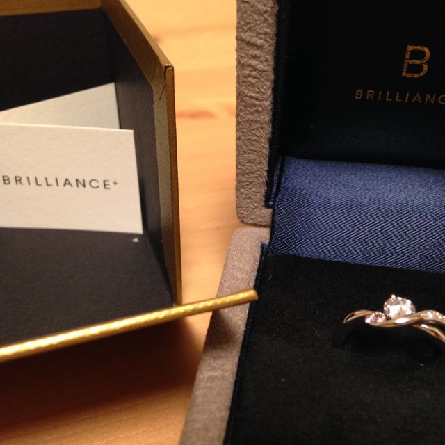 【BRILLIANCE+(ブリリアンスプラス)の口コミ】 デザインがとても気に入りました。ストーンの華やかさ、煌びやかさを持ち…