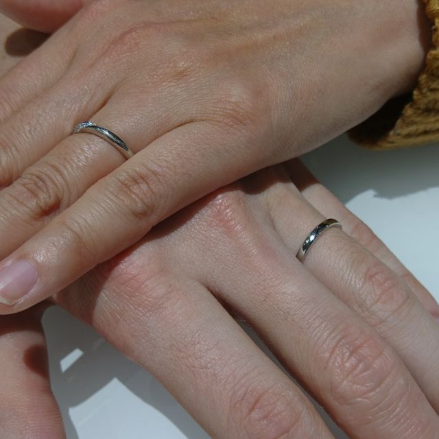 【俄(にわか)の口コミ】 ダイヤモンドが斜めに入っていてきれいなデザインが気に入りました。また…