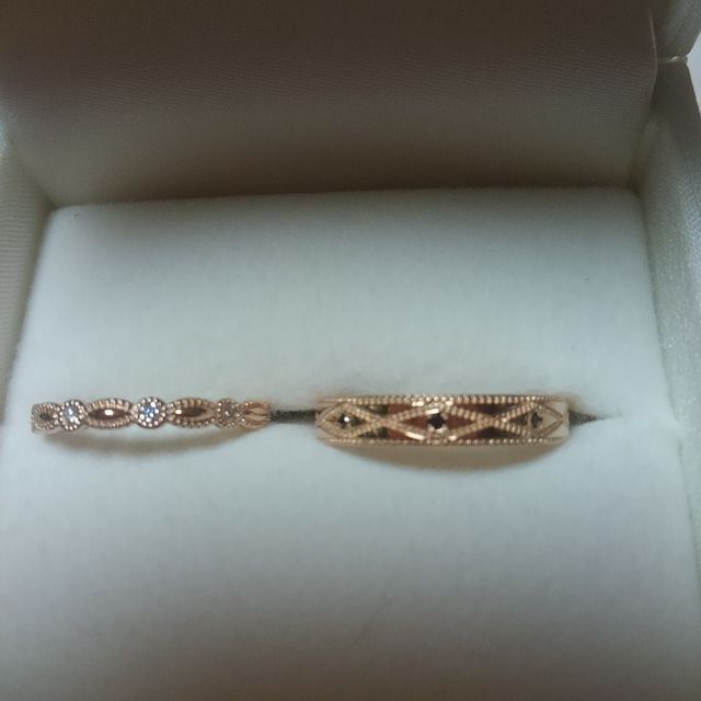 【AMOUR AMULET(アムール・アミュレット)の口コミ】 あまりみんなが持っていないピンクゴールドとデザインがかわいかったから…