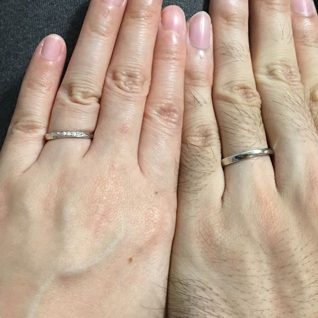 【GALA JEWELRY(ガラジュエリー)の口コミ】 少しねじれのあるシンプルすぎない無難なデザインが気に入った。普段指輪…