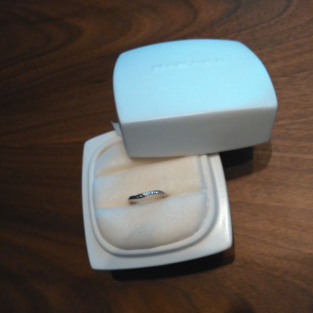 【俄(にわか)の口コミ】 NIWAKAの中でもシンプルなデザインですが、アシンメトリーであることや、…