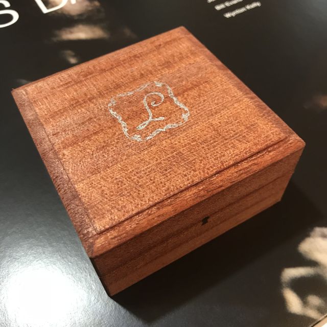 【Lovignette(ラヴィネット)の口コミ】 美しいデザインと手に馴染む優しい形に一目惚れしました。アンティーク調…