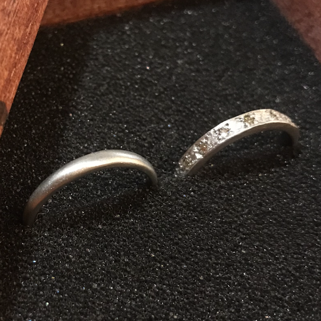 【Lovignette(ラヴィネット)の口コミ】 美しいデザインと手に馴染む優しい形に一目惚れしました。アンティーク調…