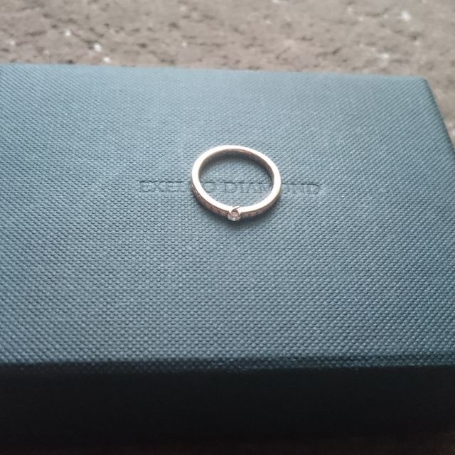 【エクセルコダイヤモンド(EXELCO DIAMOND)の口コミ】 婚約指輪を購入せずに結婚指輪のみとしたので，ハーフエタニティのデザイ…