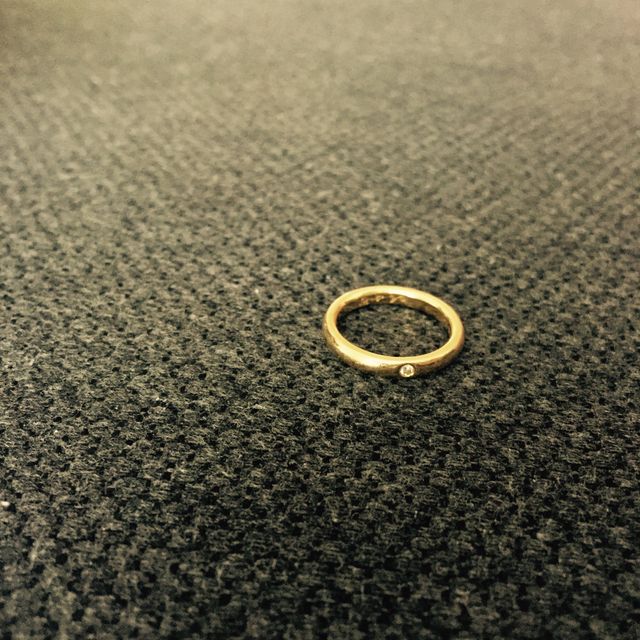 【ティファニー(Tiffany & Co.)の口コミ】 もともとゴールドの指輪をはめたいと思っていて、主人にも同様の指輪をつ…