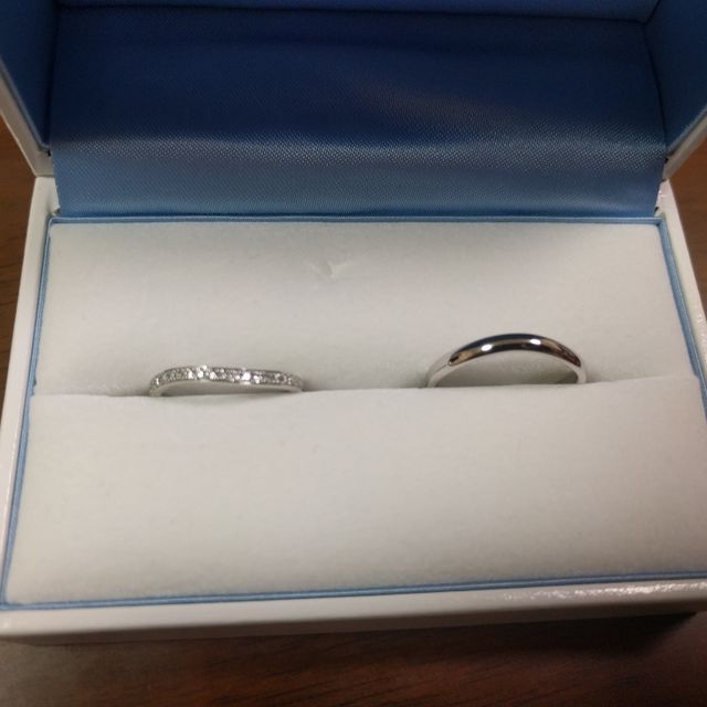 【GALA JEWELRY(ガラジュエリー)の口コミ】 普段指輪を着けないのでとにかく違和感が無いものを探していました。他の…