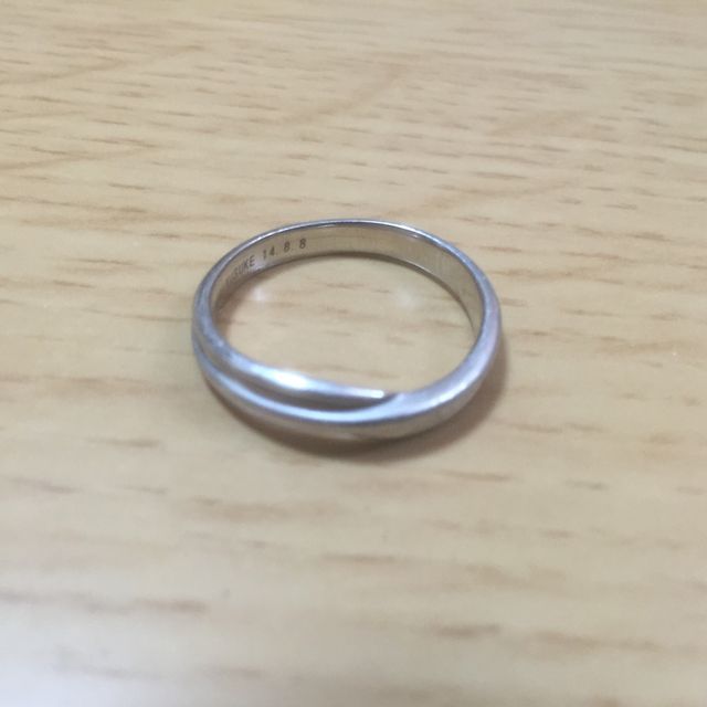 【CHARMY(チャーミー)の口コミ】 シンプルなモノにしたいという私の意見と、せっかくなら少しデザイン性の…