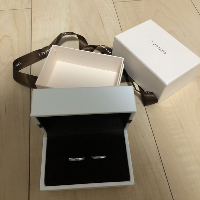 【アイプリモ(I-PRIMO)の口コミ】 デザインが派手でもなくシンプルでもなくちょうどよかった。細さもちょう…