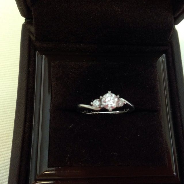 【アイプリモ(I-PRIMO)の口コミ】 私の中で婚約指輪といえば、一粒ダイヤが乗ったもの！という印象が強かっ…