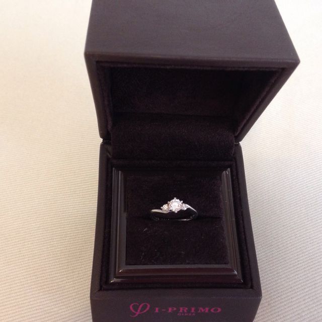 【アイプリモ(I-PRIMO)の口コミ】 私の中で婚約指輪といえば、一粒ダイヤが乗ったもの！という印象が強かっ…