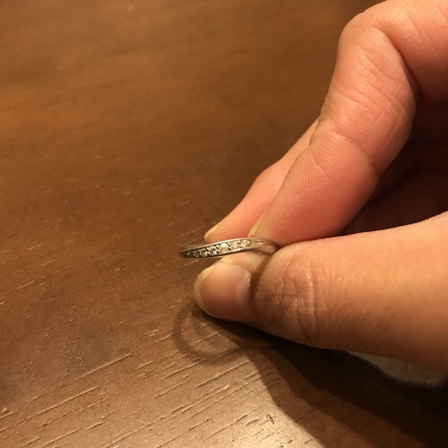 【銀座ダイヤモンドシライシの口コミ】 頭で描いていた形の指輪があったため。プラチナの素材感やダイヤのあしら…