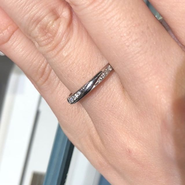 【エクセルコダイヤモンド(EXELCO DIAMOND)の口コミ】 ダイヤモンドのカッティング技術がしっかりとしているためか、キラキラと…