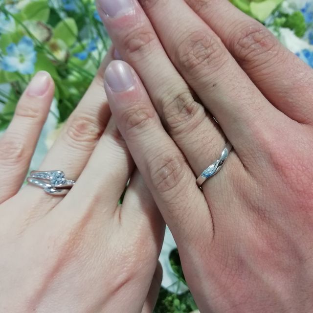 【宝寿堂(ほうじゅどう)の口コミ】 ここではじめに選んだ婚約指輪のS字の形に合わせて、きれいに重ねづけでき…