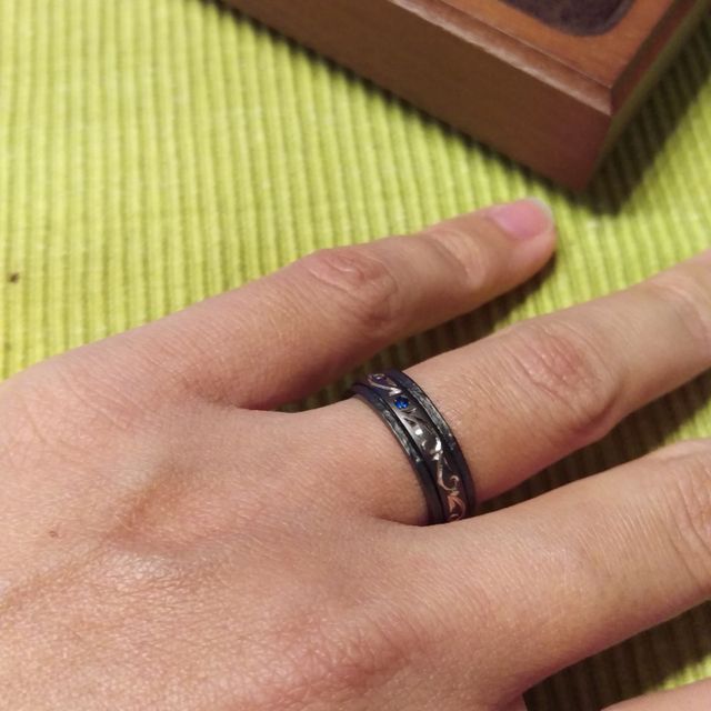 【MIORING(ミオリング)の口コミ】 結婚指輪を検討していた時、職場の先輩や後輩の指輪が気になり購入先を聞…