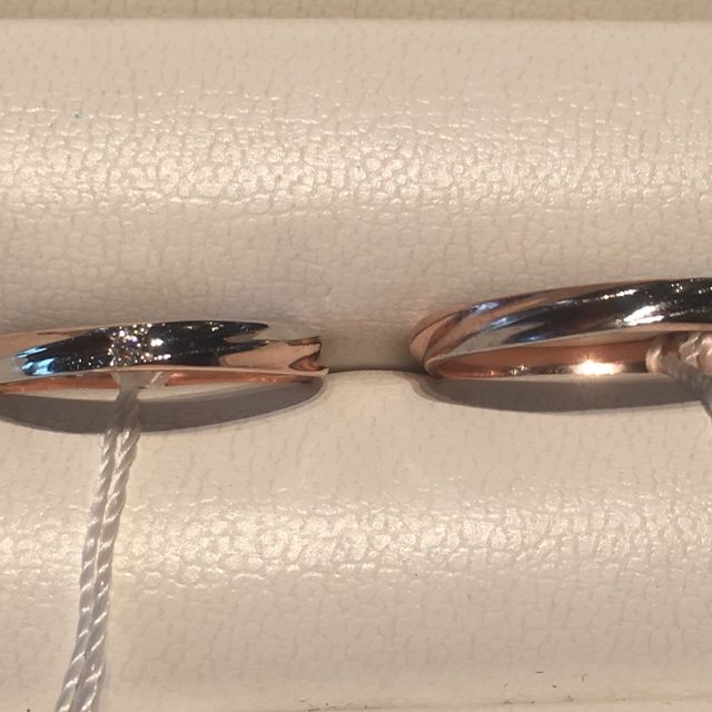 【I's stone(アイズストーン)の口コミ】 婚約指輪が他のブランドのもので重ね付けすることも考えて、デザインが合…