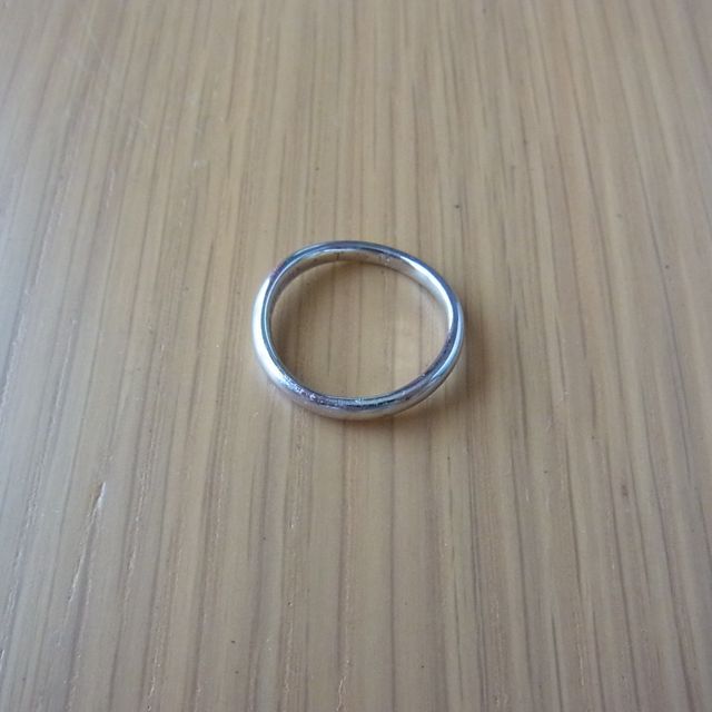 【宝寿堂(ほうじゅどう)の口コミ】 シンプルでありながら、ひねったような形が気に入りました。前後で太さが…