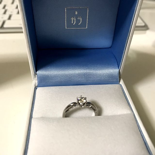 【GALA JEWELRY(ガラジュエリー)の口コミ】 結婚指輪と重ね付けしたいという相手の希望もあり、なるべく重ね付けしや…
