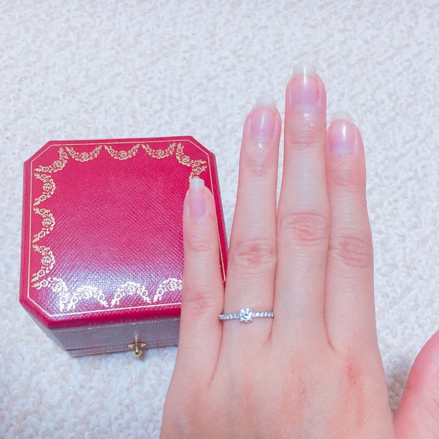 【カルティエ(Cartier)の口コミ】 指が華奢な方なので、指輪のアーム部分が太めの造りははめてみてもしっく…