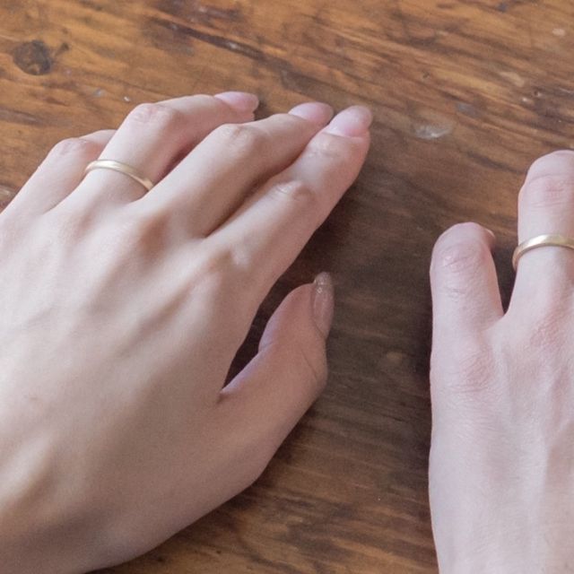 【Lovignette(ラヴィネット)の口コミ】 シンプルな形のリングを探し求めてたくさん見ましたが、最も美しいデザイ…