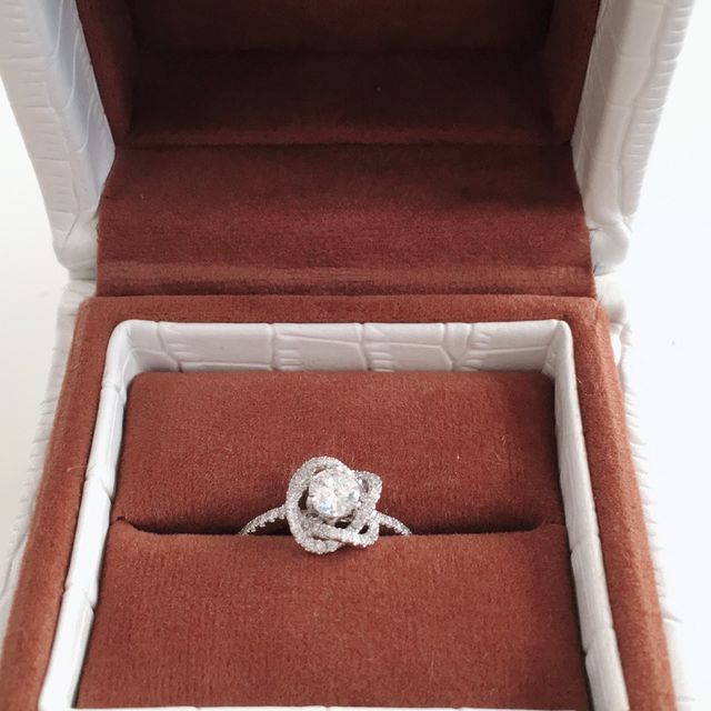 【ROCCA(ロッカ)の口コミ】 色々なショップを廻りましたが、ピンと来る物に出会えず、ダイヤは希少な…