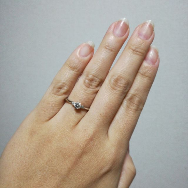 【銀座ダイヤモンドシライシの口コミ】 ほぼ即決でした。
ショーケースの中の3つには好みもあるので、すぐきまり…