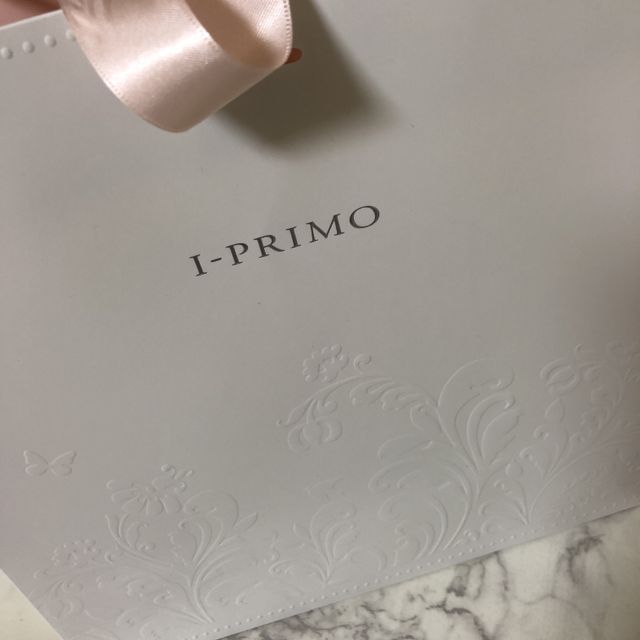 【アイプリモ(I-PRIMO)の口コミ】 シンプルですけど、さりげなくキラキラのおしゃれなデザインとやっぱり特…