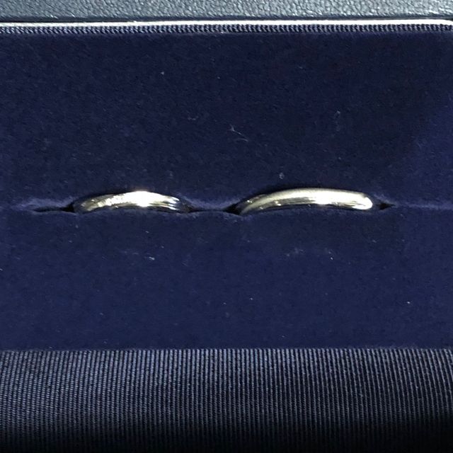 【銀座ダイヤモンドシライシの口コミ】 あれこれ手にしながら悩んだのですが、最後は直感でした。この指輪をはめ…