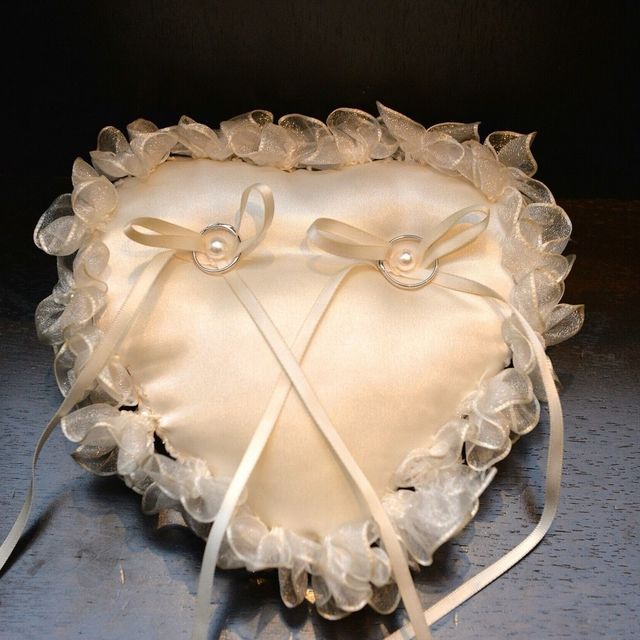 【Something Blue(サムシングブルー)の口コミ】 夫婦の誕生月が同じ9月で、結婚記念日も9月だったので誕生月の石が入った…