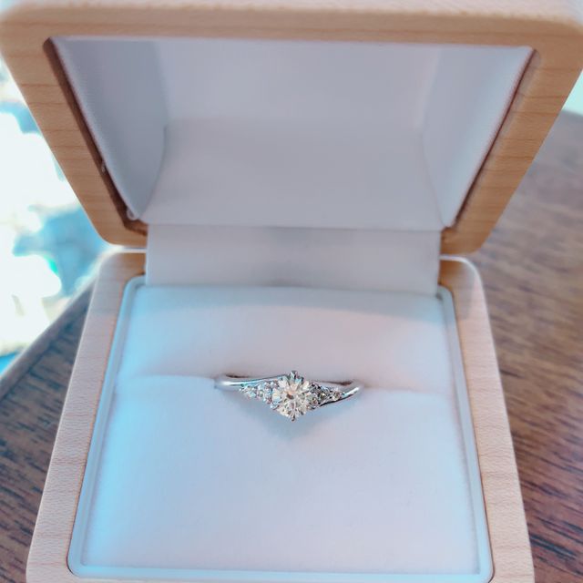 【宝寿堂(ほうじゅどう)の口コミ】 ブランド店舗等いろいろ見ましたが、リングのフォルム・ダイヤの輝き,大き…