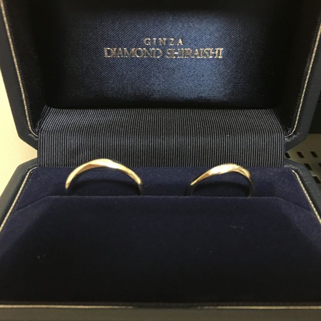 【銀座ダイヤモンドシライシの口コミ】 結婚指輪のデザインはシンプルなものにしたかったのですが、シンプルすぎ…