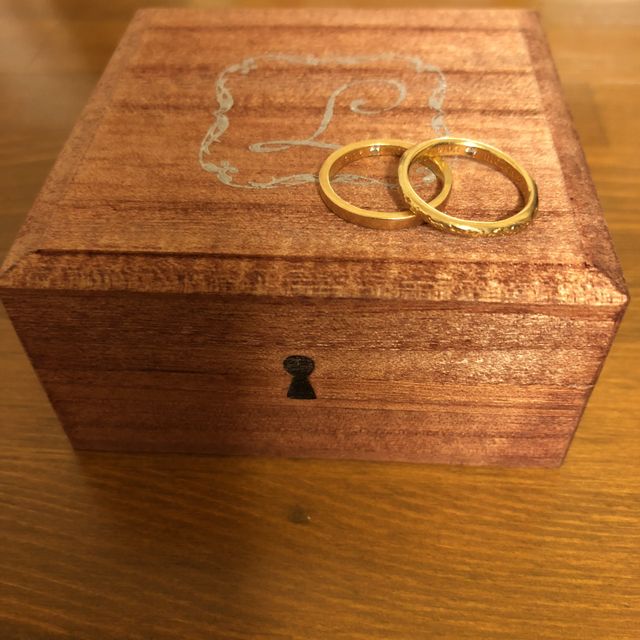 【Lovignette(ラヴィネット)の口コミ】 長く着用する物であるため飽きの来ないシンプルなデザインの物を、と探し…