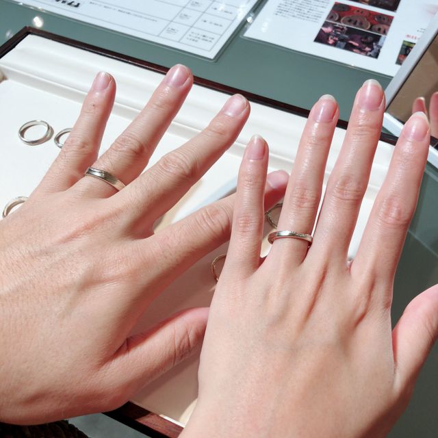 【杢目金屋(もくめがねや)の口コミ】 まず、木目柄の指輪が珍しいです。
プラチナ、シルバー、ホワイトゴールド…