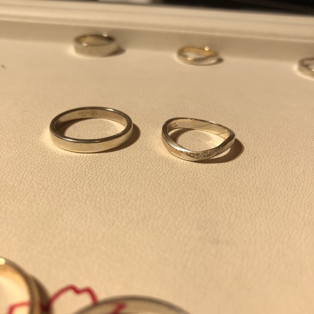 【杢目金屋(もくめがねや)の口コミ】 まず、木目柄の指輪が珍しいです。
プラチナ、シルバー、ホワイトゴールド…