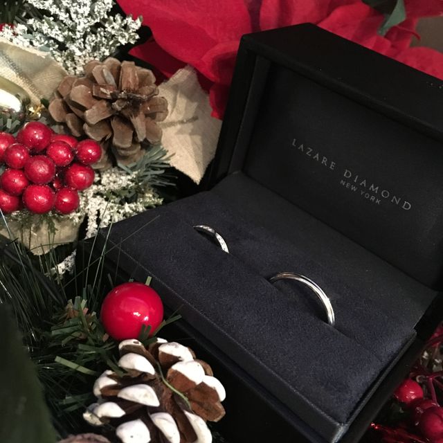 【ラザール ダイヤモンド(LAZARE DIAMOND)の口コミ】 細身のストレートでシンプルなもの、ということだけは決めていましたが、
…