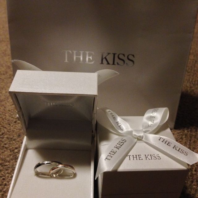 【THE KISS(ザ・キッス)の口コミ】 ゴツゴツしたものではなく細いタイプでダイヤの入っている指輪を探してい…