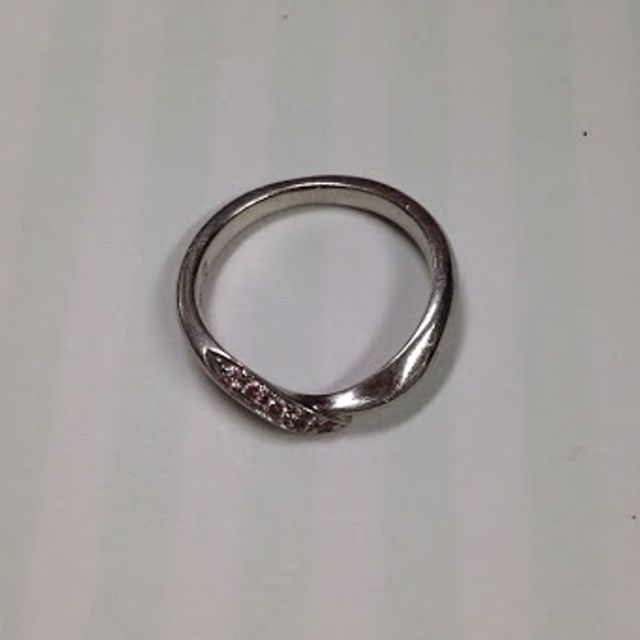 【俄(にわか)の口コミ】 私の指は太く短い赤ちゃんみたいな指なので、きれいに見えるデザインを探…