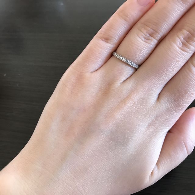 【4℃ BRIDAL(ヨンドシーブライダル)の口コミ】 幼い頃から指を鳴らす癖があり指が太めなのがコンプレックスでした。曲線…