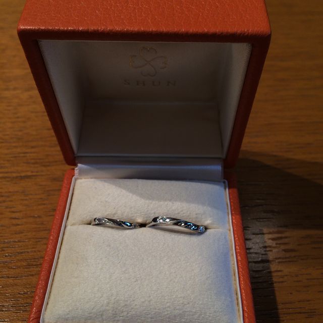 【アトリエ春の口コミ】 一生に一度の記念なので、有名ブランドの刻印が入った既製品よりも、フル…