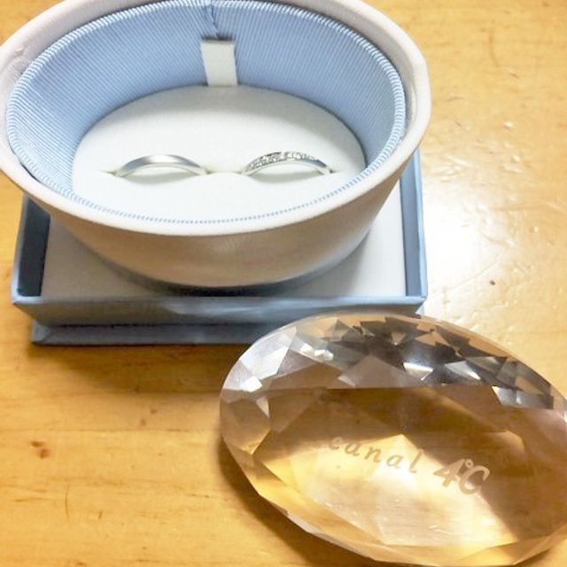 【canal4℃(カナルヨンドシー)の口コミ】 婚約指輪と重ね付けした際の相性を考えて、S字ラインの指輪を探していまし…