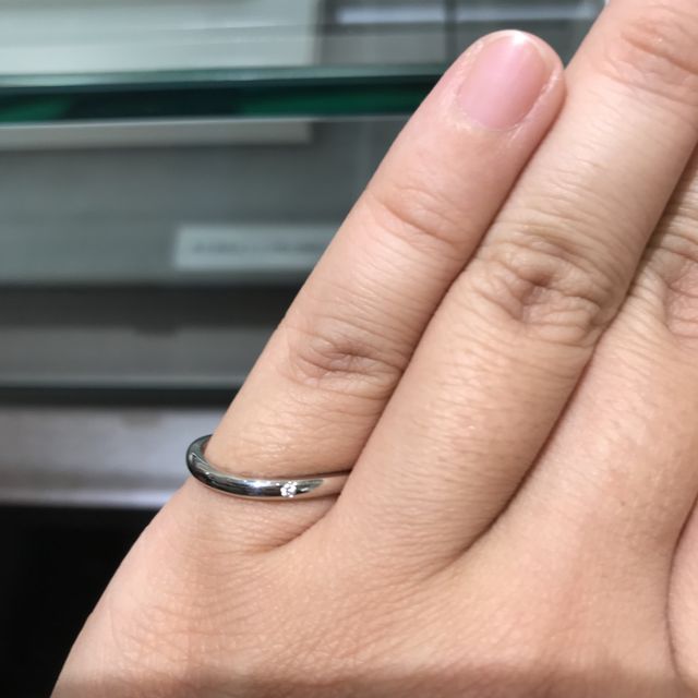 【アイプリモ(I-PRIMO)の口コミ】 シンプルな1つだけダイヤがついた結婚指輪がほしくて行きました。実際つけ…