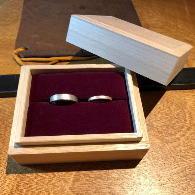 【ichi(イチ)の口コミ】 歳をとっても身につける指輪として、シンプルな指輪を探していました。
そ…