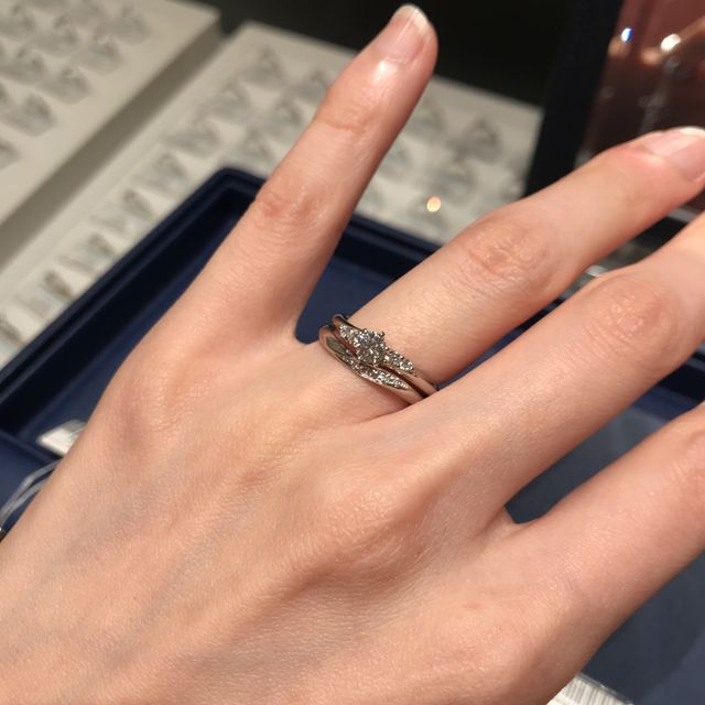 【銀座ダイヤモンドシライシの口コミ】 一番の決め手はダイヤモンドの輝きです。ギラギラし過ぎない上品な輝きが…