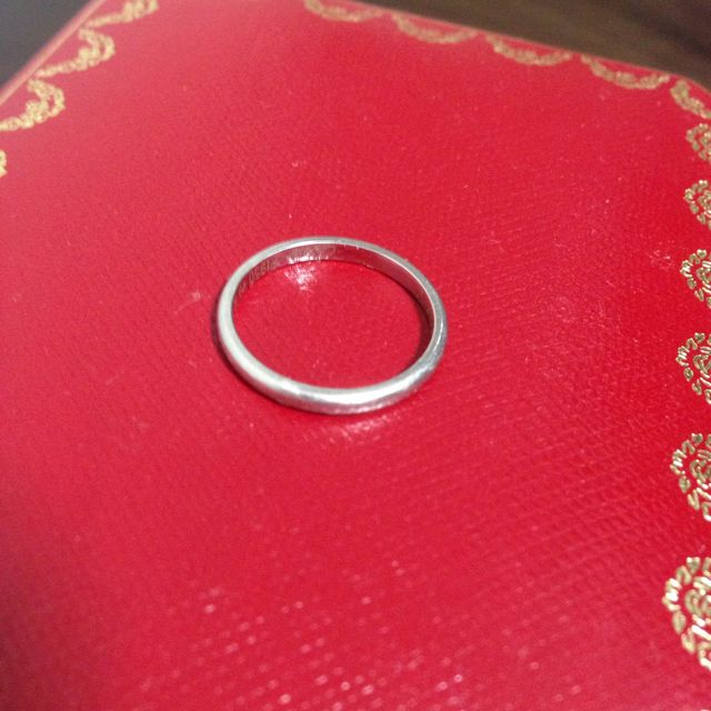 【カルティエ(Cartier)の口コミ】 シンプルで細身のデザインの指輪を探していましたので、お店で見かけた瞬…