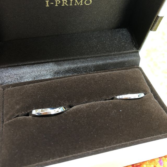 【アイプリモ(I-PRIMO)の口コミ】 ダイヤがたくさん入っていて素敵。店員さんが詳しくデザインについて説明…