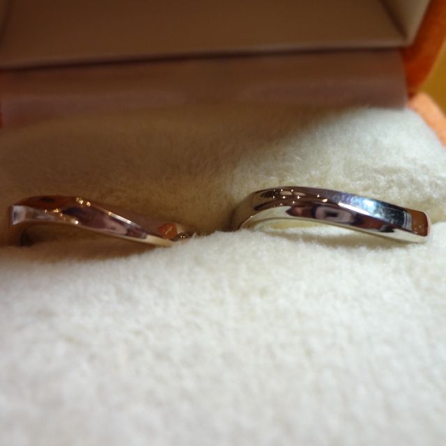 【アトリエ春の口コミ】 既製品も沢山あるのですが、オリジナルの指輪が自分でデザインから考えて…