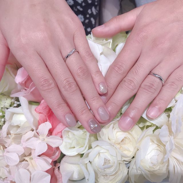 【アイプリモ(I-PRIMO)の口コミ】 普段あまりアクセサリーをつけない2人だったので、着け心地で決めました。…