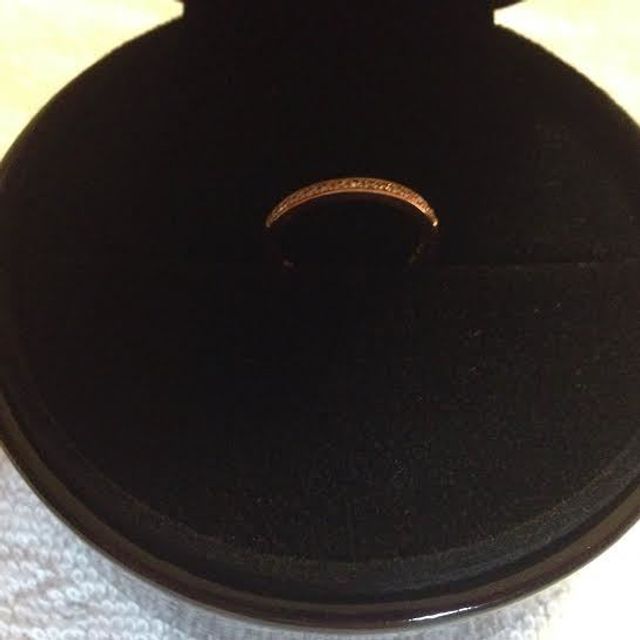 【Ponte Vecchio(ポンテヴェキオ)の口コミ】 ザ・結婚指輪というデザインがどうしても嫌で、デザイン性のあるこちらの…