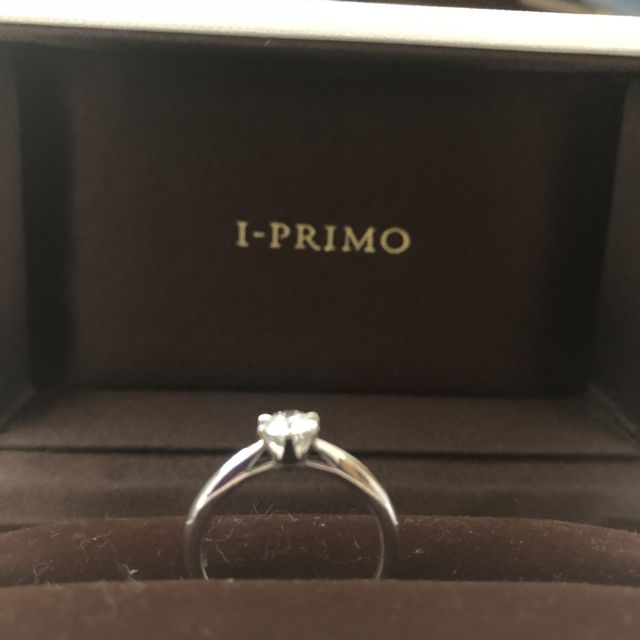 【アイプリモ(I-PRIMO)の口コミ】 旦那さんが選んでくれた指輪でした。シンプルですが、結婚指輪と重ね付け…
